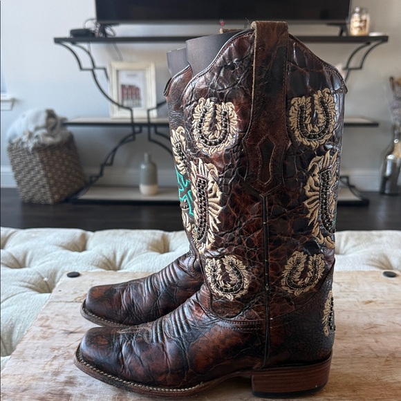 Corral Women’s 6 Brown Western Cowboy Boots Embroidered Beaded Horseshoe & Cross - Picture 6 of 7